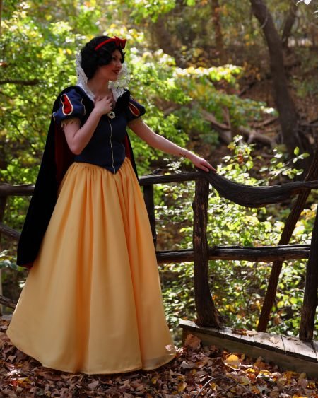The Queen of Cosplay! Meet MARY POPPINS! SNOW WHITE! And the Amazing Girl who can LITERALLY become just about ANY Character..