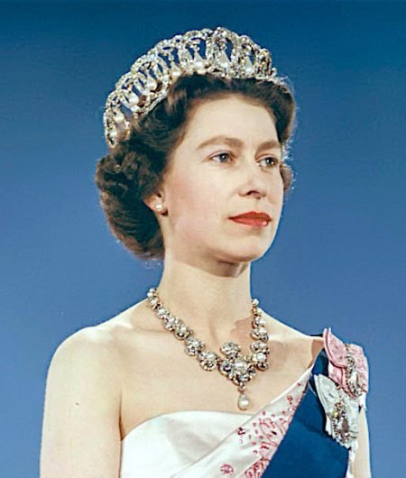 #FLEMINGFRIDAY. SKYFALL = THE QUEEN?